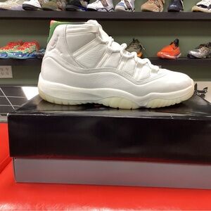 AIR JORDAN 11 RETRO CITY PACK 285 SZ 13 USED